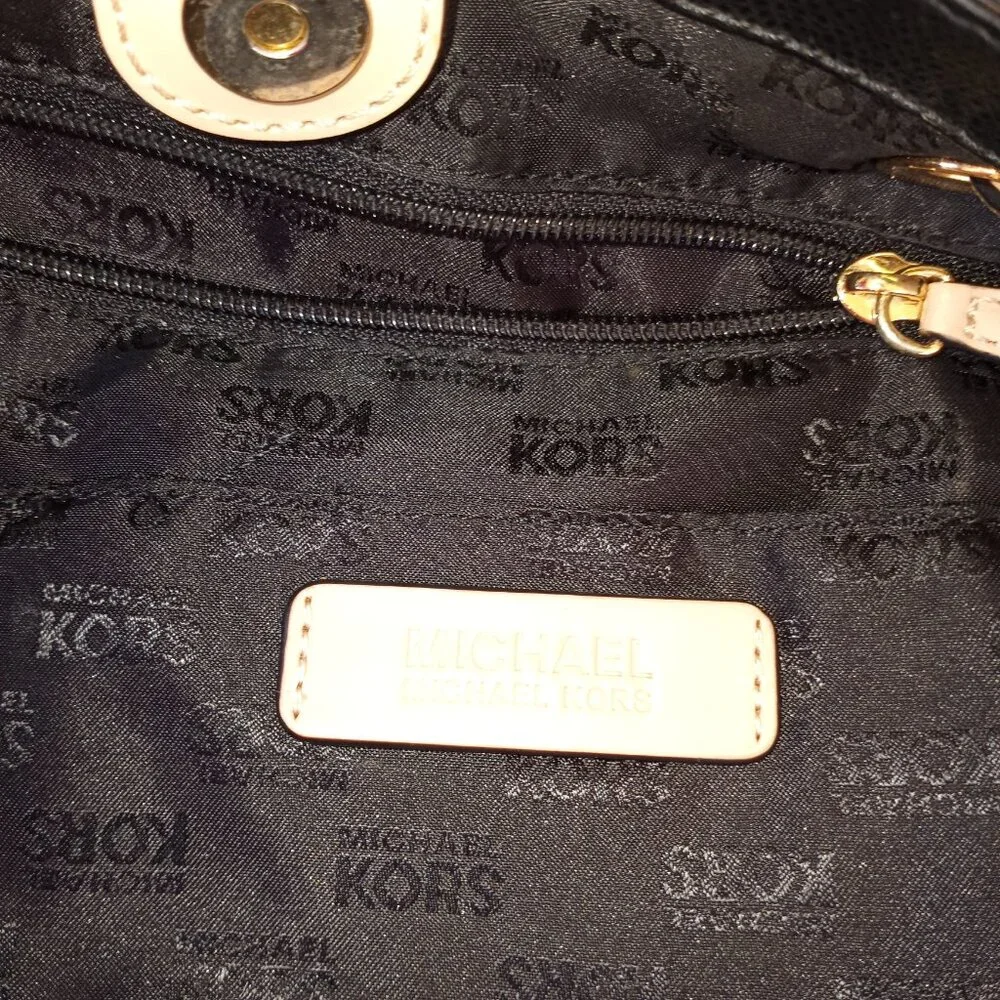 Michael Kors black shoulder bag ****